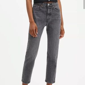 BLACK WEDGIE STRAIGHT LEVI JEANS!